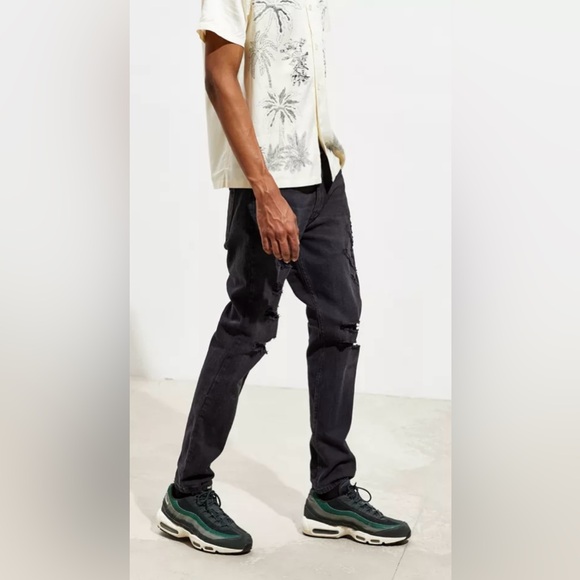 Urban Outfitters || BDG Black Distressed Skinny Stretch Jeans - Picture 3 of 9